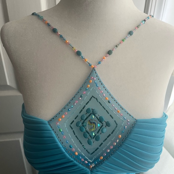 Beautiful blue gown - Picture 3 of 8